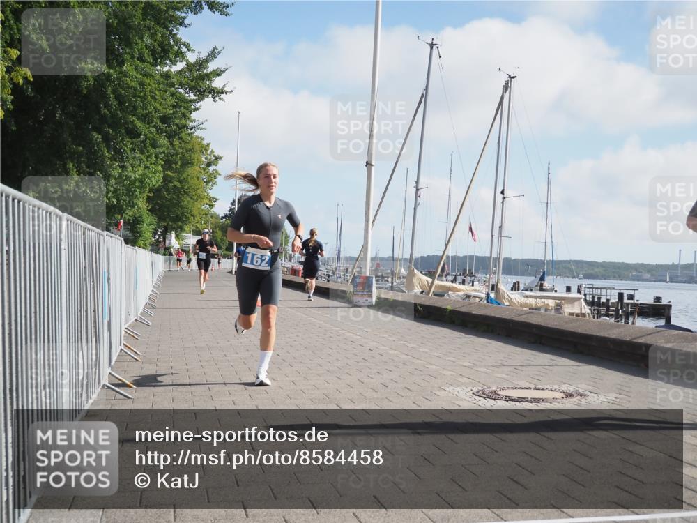 17.08.2025 - KN Förde Triathlon 2025 KatJ http://msf.ph/oto/8584458 17.08.2025 10:09:29 Laufen 136, 162 meine-sportfotos.de