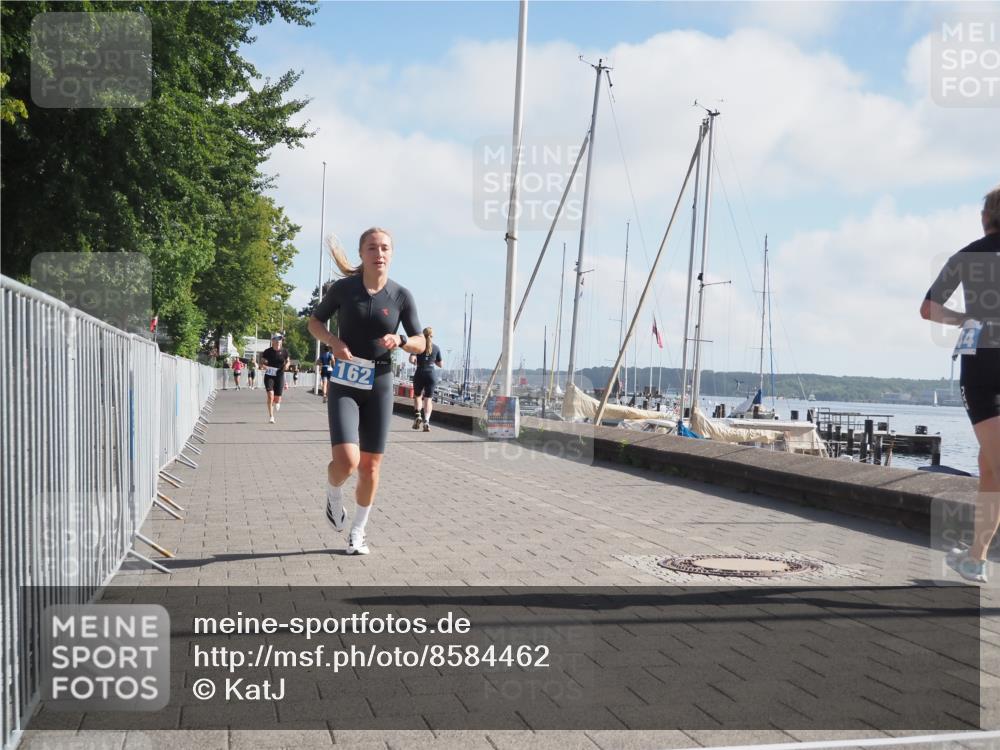 17.08.2025 - KN Förde Triathlon 2025 KatJ http://msf.ph/oto/8584462 17.08.2025 10:09:29 Laufen 136, 162 meine-sportfotos.de