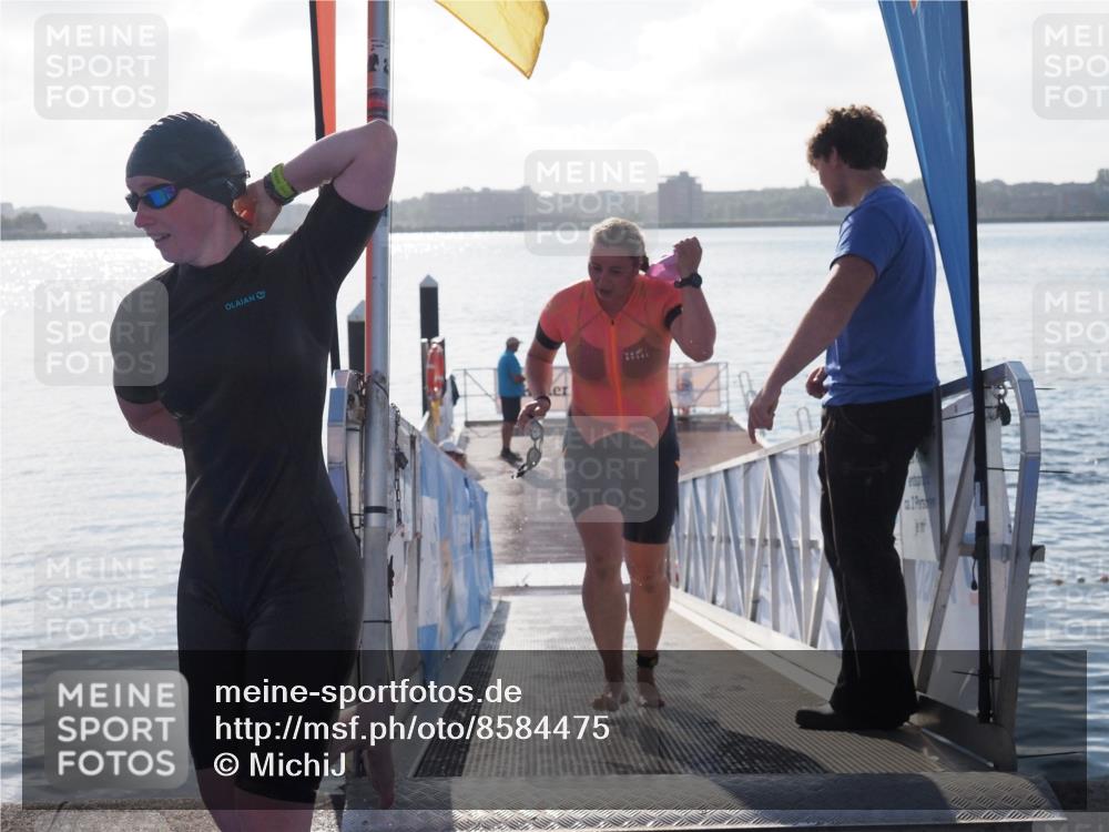 17.08.2025 - KN Förde Triathlon 2025 MichiJ http://msf.ph/oto/8584475 17.08.2025 09:22:36 Schwimmen 111, 208, 221, 235, 221, 235, 246, 249 meine-sportfotos.de