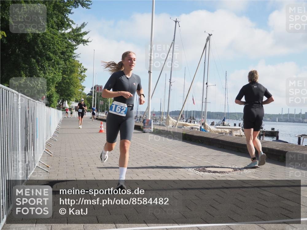 17.08.2025 - KN Förde Triathlon 2025 KatJ http://msf.ph/oto/8584482 17.08.2025 10:09:30 Laufen 136, 162 meine-sportfotos.de