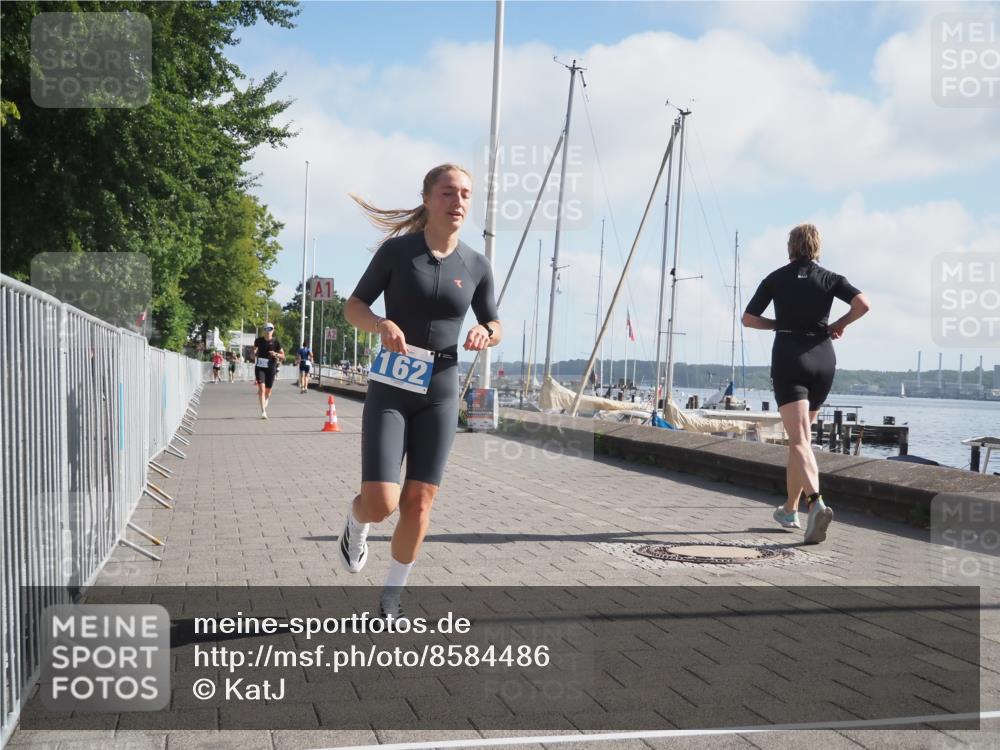 17.08.2025 - KN Förde Triathlon 2025 KatJ http://msf.ph/oto/8584486 17.08.2025 10:09:30 Laufen 136, 162 meine-sportfotos.de