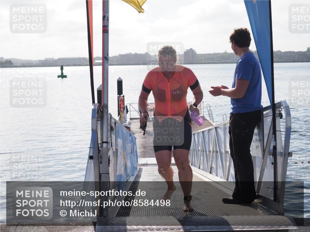 17.08.2025 - KN Förde Triathlon 2025 MichiJ http://msf.ph/oto/8584498 17.08.2025 09:22:37 Schwimmen 111, 221, 235, 235, 246, 249 meine-sportfotos.de