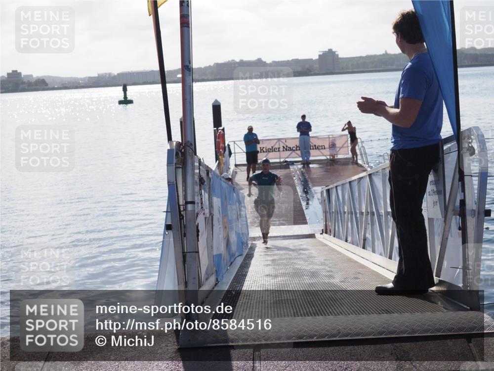 17.08.2025 - KN Förde Triathlon 2025 MichiJ http://msf.ph/oto/8584516 17.08.2025 09:22:44 Schwimmen 221, 235, 246, 246, 249 meine-sportfotos.de