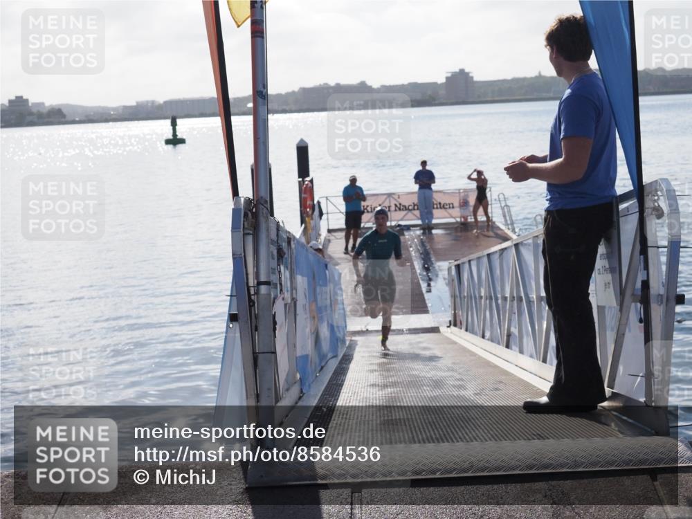17.08.2025 - KN Förde Triathlon 2025 MichiJ http://msf.ph/oto/8584536 17.08.2025 09:22:45 Schwimmen 221, 235, 246, 246, 249 meine-sportfotos.de