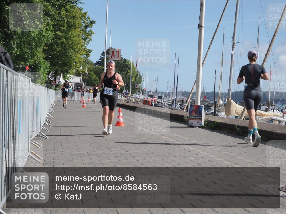 17.08.2025 - KN Förde Triathlon 2025 KatJ http://msf.ph/oto/8584563 17.08.2025 10:33:29 Laufen 223 meine-sportfotos.de