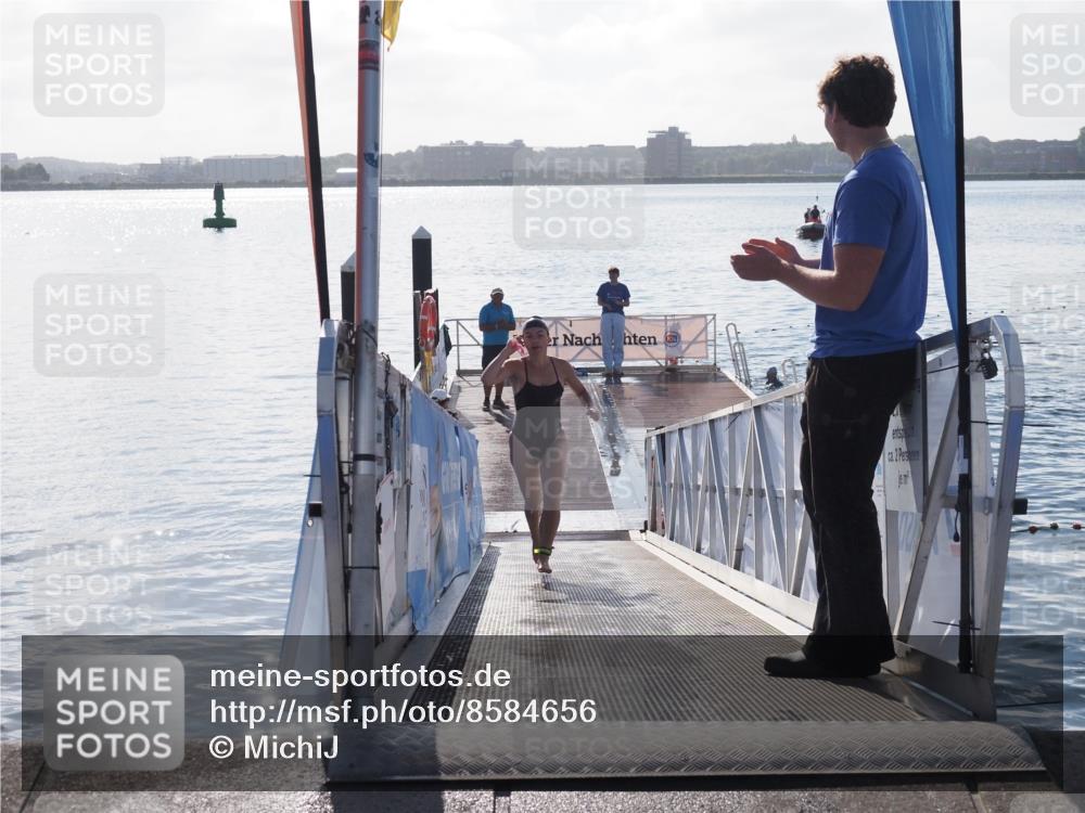 17.08.2025 - KN Förde Triathlon 2025 MichiJ http://msf.ph/oto/8584656 17.08.2025 09:22:51 Schwimmen 246, 249, 234, 249 meine-sportfotos.de