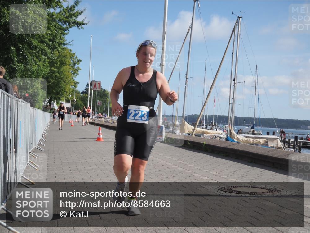 17.08.2025 - KN Förde Triathlon 2025 KatJ http://msf.ph/oto/8584663 17.08.2025 10:33:32 Laufen 223 meine-sportfotos.de