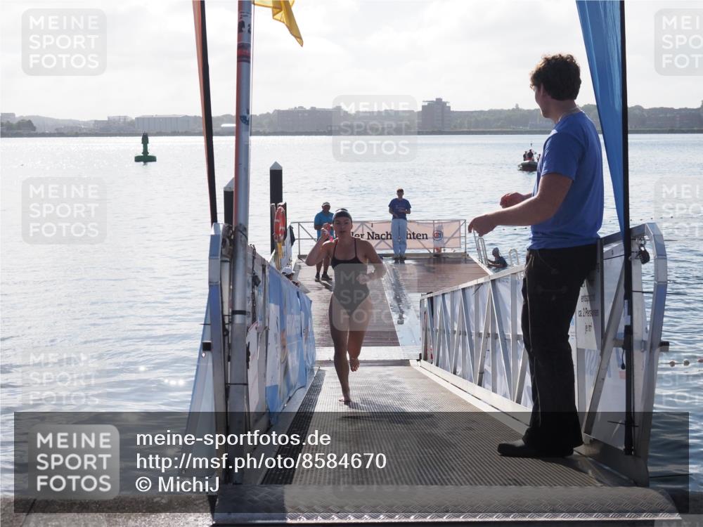 17.08.2025 - KN Förde Triathlon 2025 MichiJ http://msf.ph/oto/8584670 17.08.2025 09:22:51 Schwimmen 246, 249, 234, 249 meine-sportfotos.de