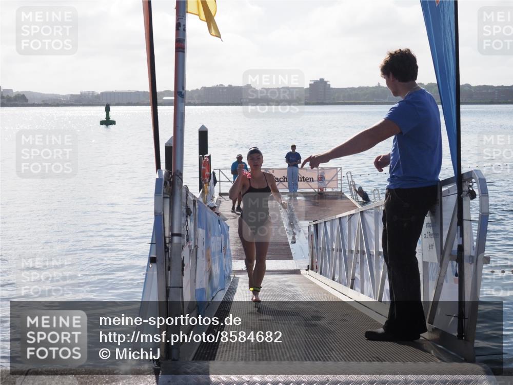 17.08.2025 - KN Förde Triathlon 2025 MichiJ http://msf.ph/oto/8584682 17.08.2025 09:22:51 Schwimmen 246, 249, 234, 249 meine-sportfotos.de