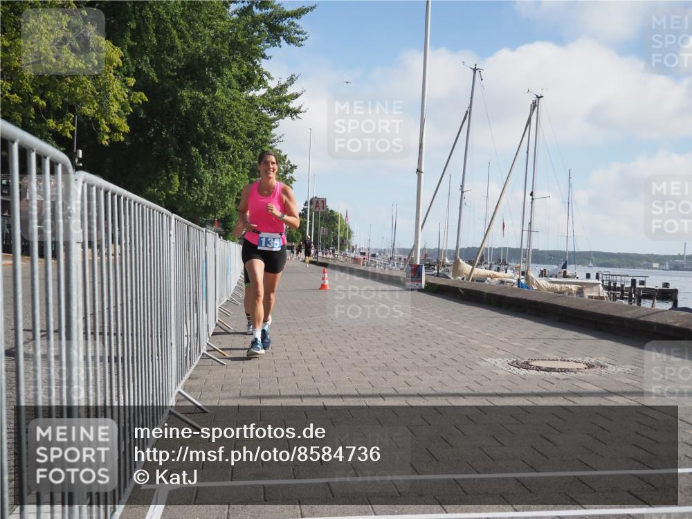 17.08.2025 - KN Förde Triathlon 2025 KatJ http://msf.ph/oto/8584736 17.08.2025 10:09:53 Laufen 135, 177, 204 meine-sportfotos.de