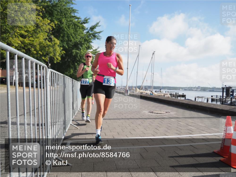 17.08.2025 - KN Förde Triathlon 2025 KatJ http://msf.ph/oto/8584766 17.08.2025 10:09:55 Laufen 135, 177, 204 meine-sportfotos.de