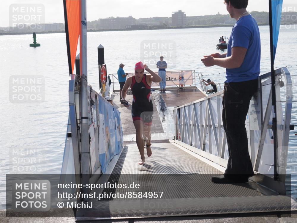 17.08.2025 - KN Förde Triathlon 2025 MichiJ http://msf.ph/oto/8584957 17.08.2025 09:23:17 Schwimmen 225, 237, 218, 225, 237 meine-sportfotos.de