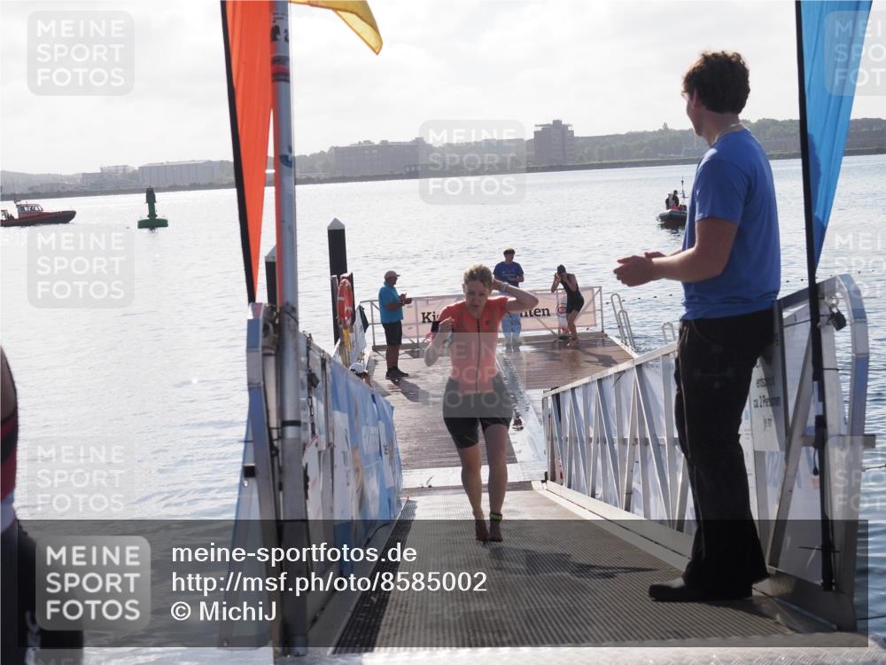 17.08.2025 - KN Förde Triathlon 2025 MichiJ http://msf.ph/oto/8585002 17.08.2025 09:23:20 Schwimmen 225, 237, 218, 225 meine-sportfotos.de
