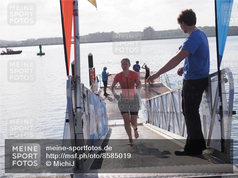 17.08.2025 - KN Förde Triathlon 2025 MichiJ http://msf.ph/oto/8585019 17.08.2025 09:23:20 Schwimmen 225, 237, 218, 225 meine-sportfotos.de