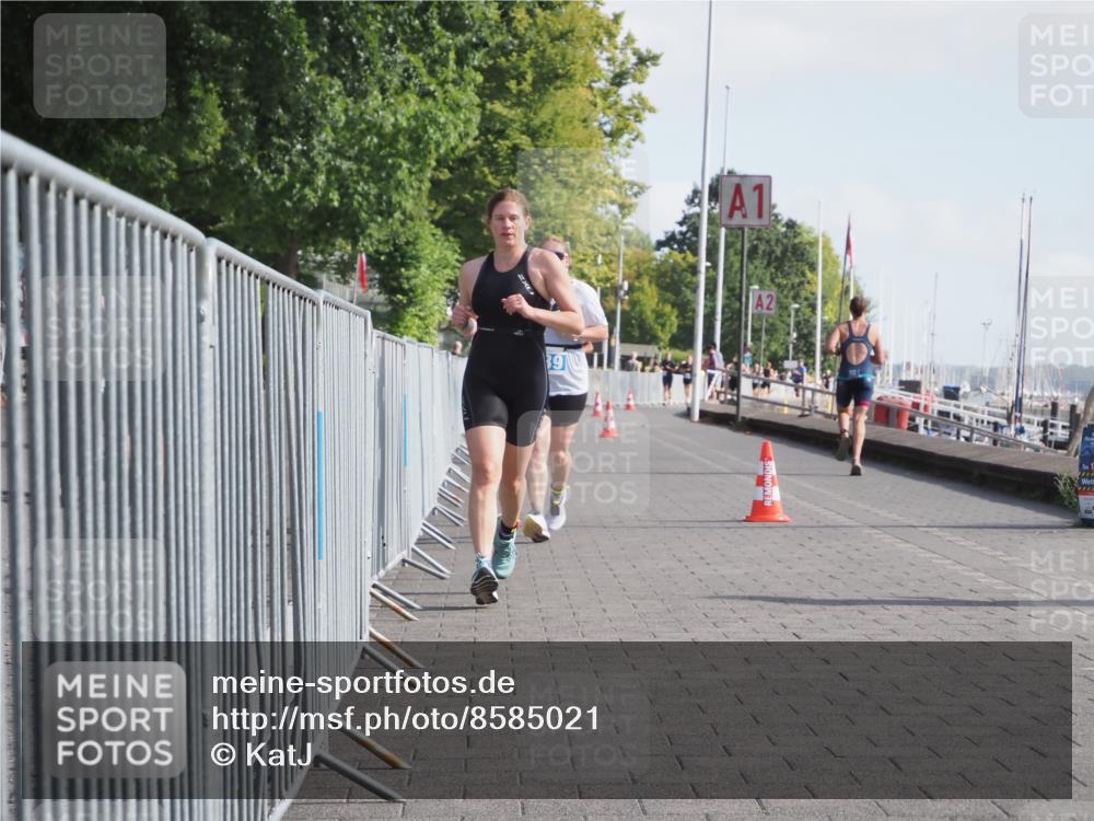 17.08.2025 - KN Förde Triathlon 2025 KatJ http://msf.ph/oto/8585021 17.08.2025 10:10:33 Laufen 110, 139, 185 meine-sportfotos.de