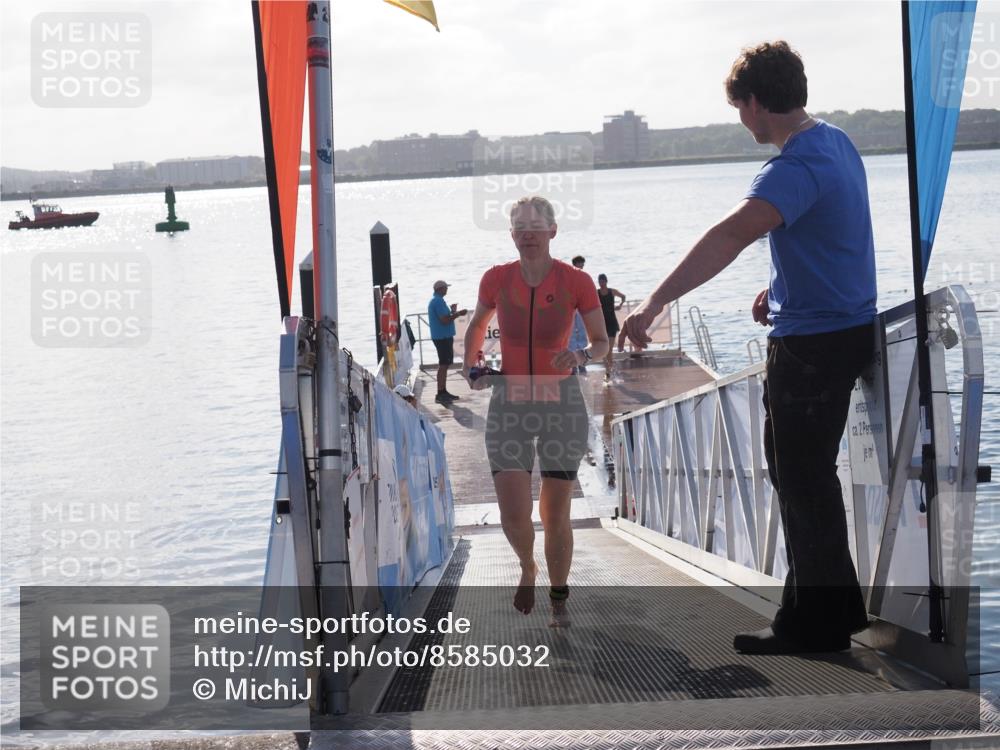 17.08.2025 - KN Förde Triathlon 2025 MichiJ http://msf.ph/oto/8585032 17.08.2025 09:23:21 Schwimmen 225, 237, 218, 225 meine-sportfotos.de