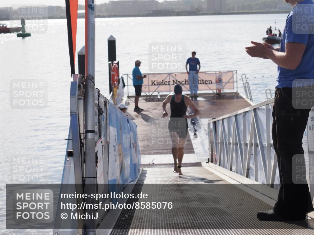 17.08.2025 - KN Förde Triathlon 2025 MichiJ http://msf.ph/oto/8585076 17.08.2025 09:23:26 Schwimmen 218, 225, 237, 218 meine-sportfotos.de