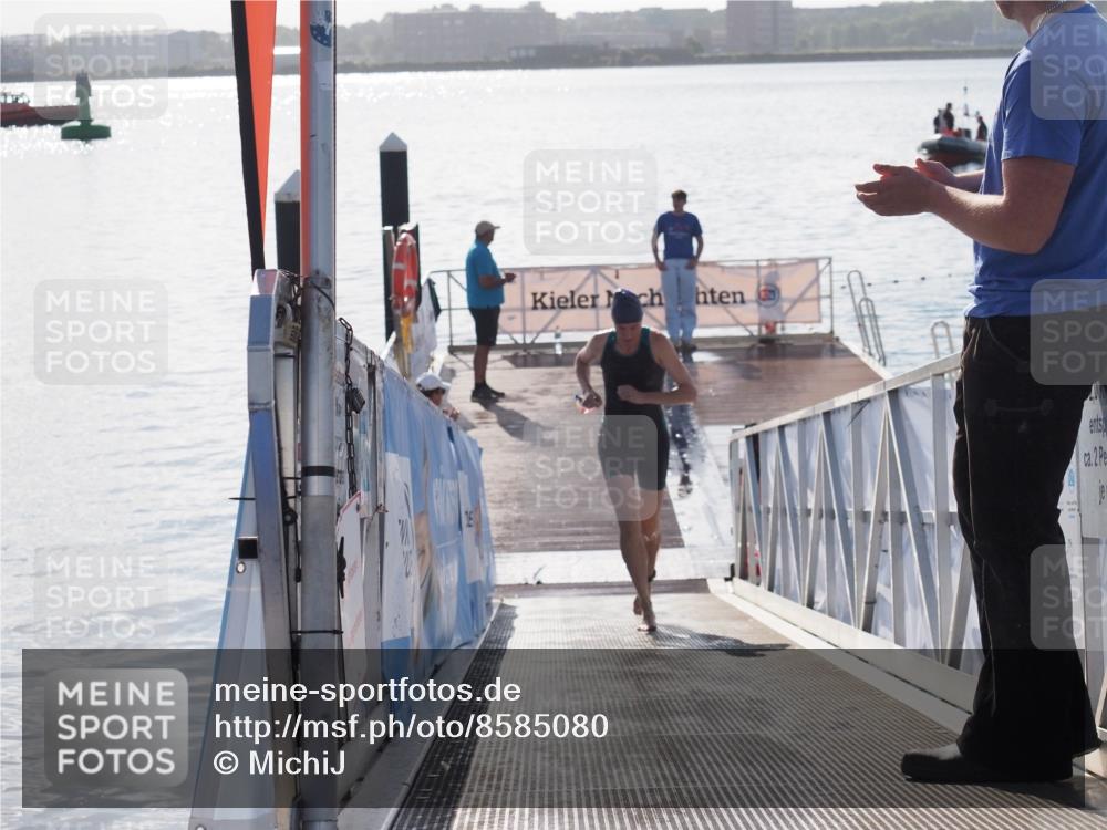 17.08.2025 - KN Förde Triathlon 2025 MichiJ http://msf.ph/oto/8585080 17.08.2025 09:23:26 Schwimmen 218, 225, 237, 218 meine-sportfotos.de