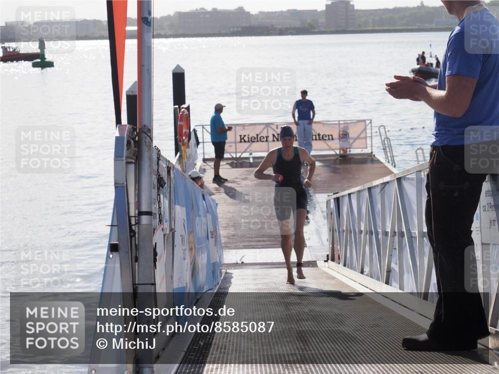 17.08.2025 - KN Förde Triathlon 2025 MichiJ http://msf.ph/oto/8585087 17.08.2025 09:23:26 Schwimmen 218, 225, 237, 218 meine-sportfotos.de