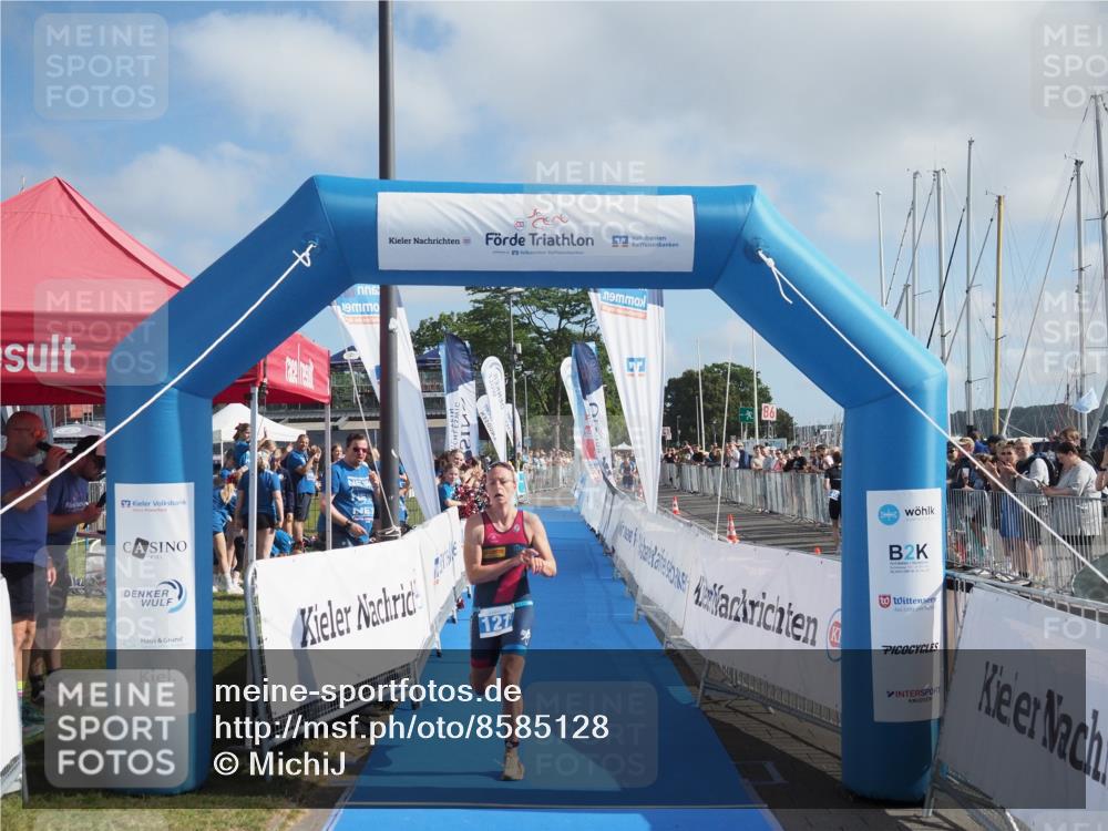 17.08.2025 - KN Förde Triathlon 2025 MichiJ http://msf.ph/oto/8585128 17.08.2025 10:15:01 Laufen 121 meine-sportfotos.de