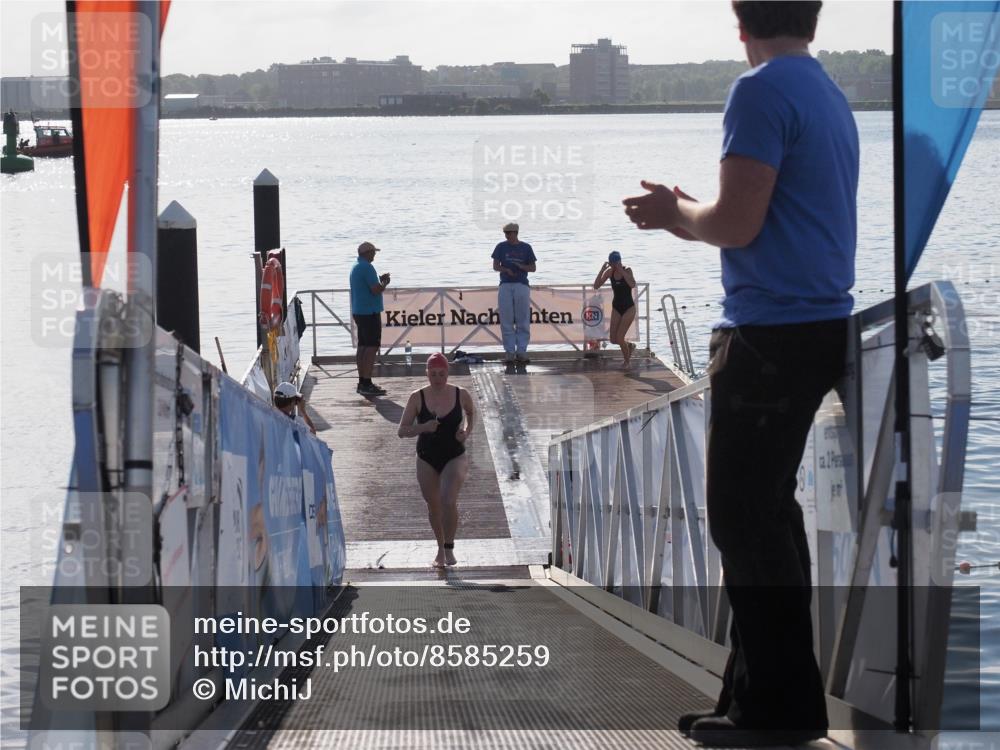 17.08.2025 - KN Förde Triathlon 2025 MichiJ http://msf.ph/oto/8585259 17.08.2025 09:24:34 Schwimmen 243, 118, 243 meine-sportfotos.de