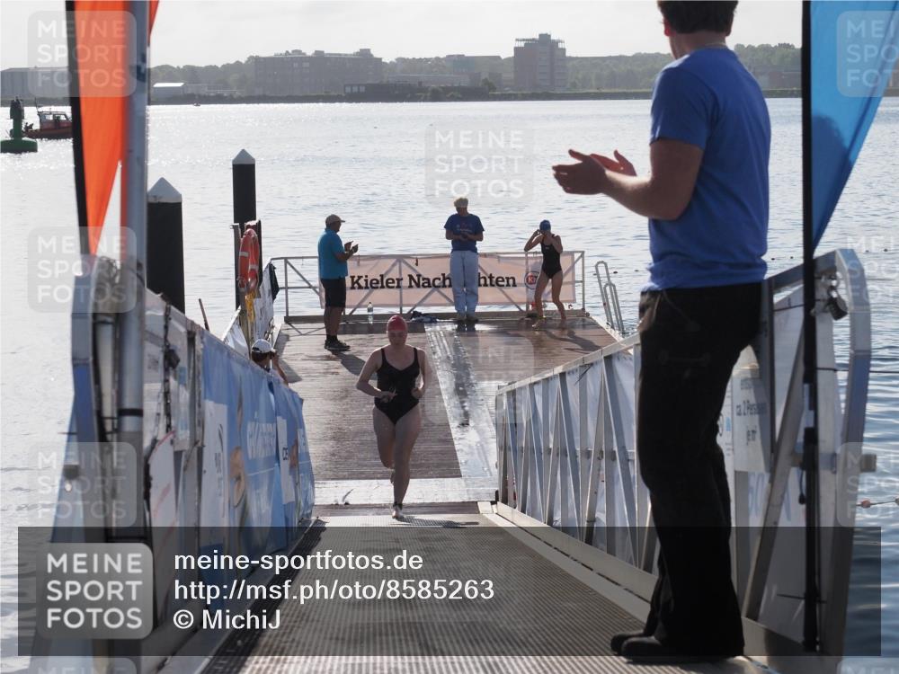 17.08.2025 - KN Förde Triathlon 2025 MichiJ http://msf.ph/oto/8585263 17.08.2025 09:24:34 Schwimmen 243, 118, 243 meine-sportfotos.de