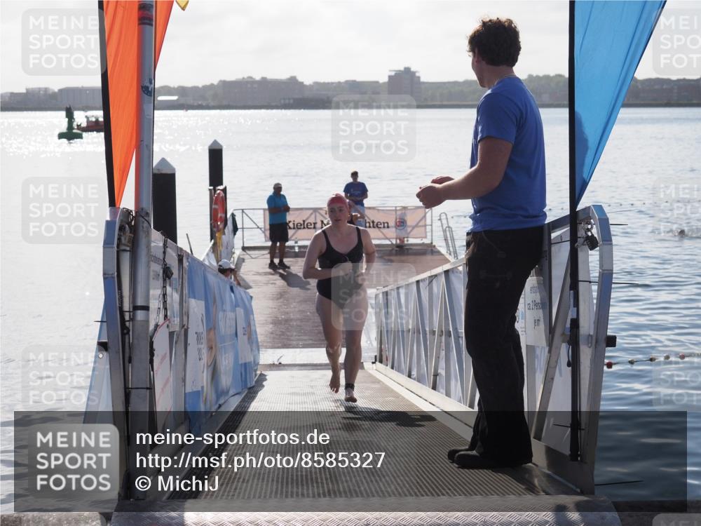 17.08.2025 - KN Förde Triathlon 2025 MichiJ http://msf.ph/oto/8585327 17.08.2025 09:24:36 Schwimmen 243, 118, 243 meine-sportfotos.de