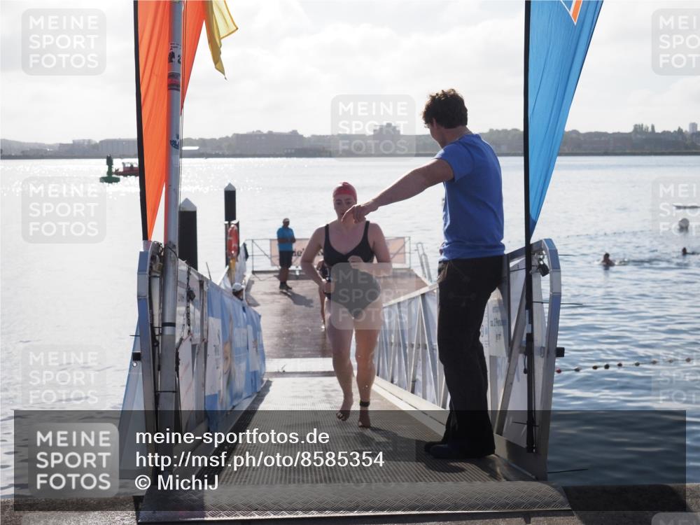 17.08.2025 - KN Förde Triathlon 2025 MichiJ http://msf.ph/oto/8585354 17.08.2025 09:24:36 Schwimmen 243, 118, 243 meine-sportfotos.de