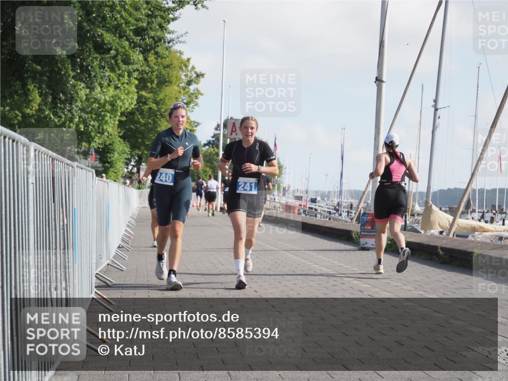 17.08.2025 - KN Förde Triathlon 2025 KatJ http://msf.ph/oto/8585394 17.08.2025 10:11:04 Laufen 189, 240, 241 meine-sportfotos.de