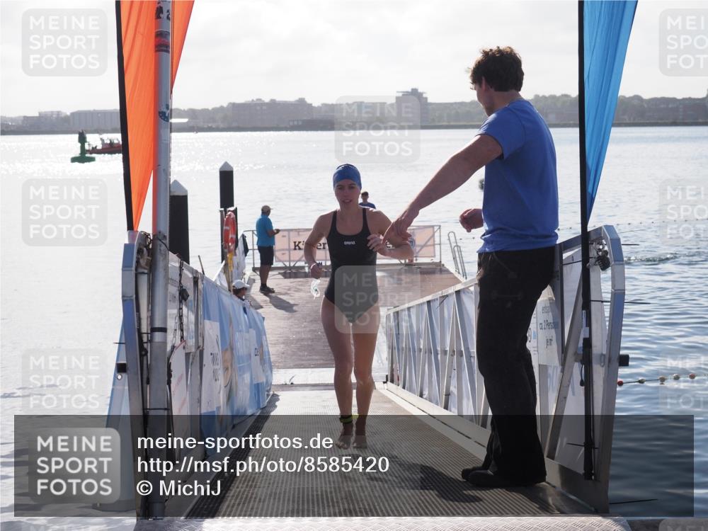 17.08.2025 - KN Förde Triathlon 2025 MichiJ http://msf.ph/oto/8585420 17.08.2025 09:24:41 Schwimmen 118, 243, 118 meine-sportfotos.de