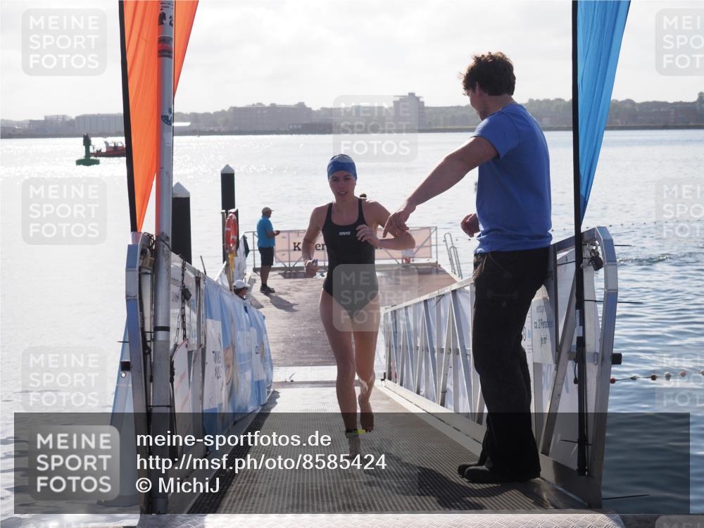 17.08.2025 - KN Förde Triathlon 2025 MichiJ http://msf.ph/oto/8585424 17.08.2025 09:24:41 Schwimmen 118, 243, 118 meine-sportfotos.de