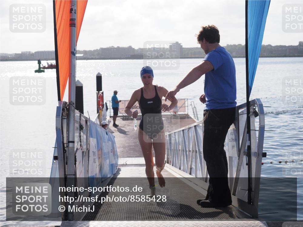 17.08.2025 - KN Förde Triathlon 2025 MichiJ http://msf.ph/oto/8585428 17.08.2025 09:24:41 Schwimmen 118, 243, 118 meine-sportfotos.de