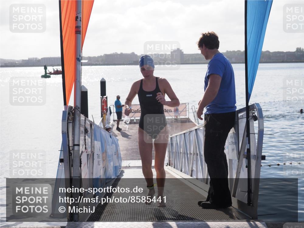 17.08.2025 - KN Förde Triathlon 2025 MichiJ http://msf.ph/oto/8585441 17.08.2025 09:24:41 Schwimmen 118, 243, 118 meine-sportfotos.de