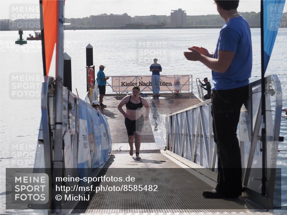 17.08.2025 - KN Förde Triathlon 2025 MichiJ http://msf.ph/oto/8585482 17.08.2025 09:25:01 Schwimmen 251, 248, 251 meine-sportfotos.de