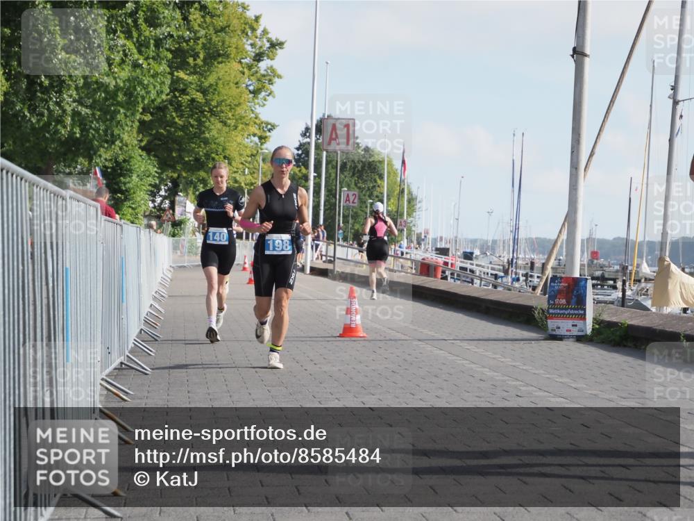 17.08.2025 - KN Förde Triathlon 2025 KatJ http://msf.ph/oto/8585484 17.08.2025 10:11:11 Laufen 140, 189, 198 meine-sportfotos.de