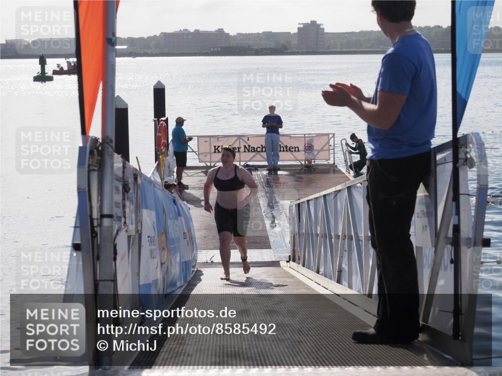 17.08.2025 - KN Förde Triathlon 2025 MichiJ http://msf.ph/oto/8585492 17.08.2025 09:25:01 Schwimmen 251, 248, 251 meine-sportfotos.de