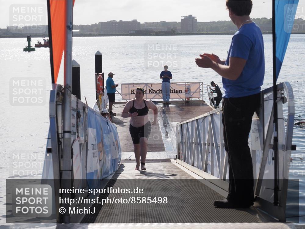 17.08.2025 - KN Förde Triathlon 2025 MichiJ http://msf.ph/oto/8585498 17.08.2025 09:25:02 Schwimmen 251, 248, 251 meine-sportfotos.de