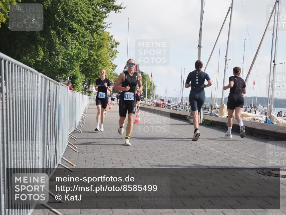 17.08.2025 - KN Förde Triathlon 2025 KatJ http://msf.ph/oto/8585499 17.08.2025 10:11:12 Laufen 140, 179, 198 meine-sportfotos.de