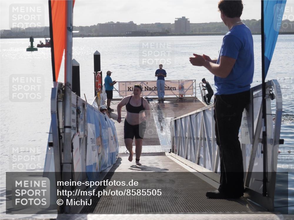 17.08.2025 - KN Förde Triathlon 2025 MichiJ http://msf.ph/oto/8585505 17.08.2025 09:25:02 Schwimmen 251, 248, 251 meine-sportfotos.de