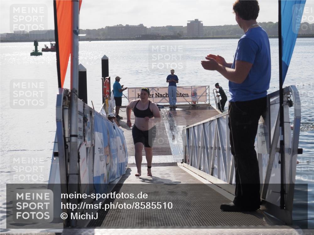 17.08.2025 - KN Förde Triathlon 2025 MichiJ http://msf.ph/oto/8585510 17.08.2025 09:25:02 Schwimmen 251, 248, 251 meine-sportfotos.de