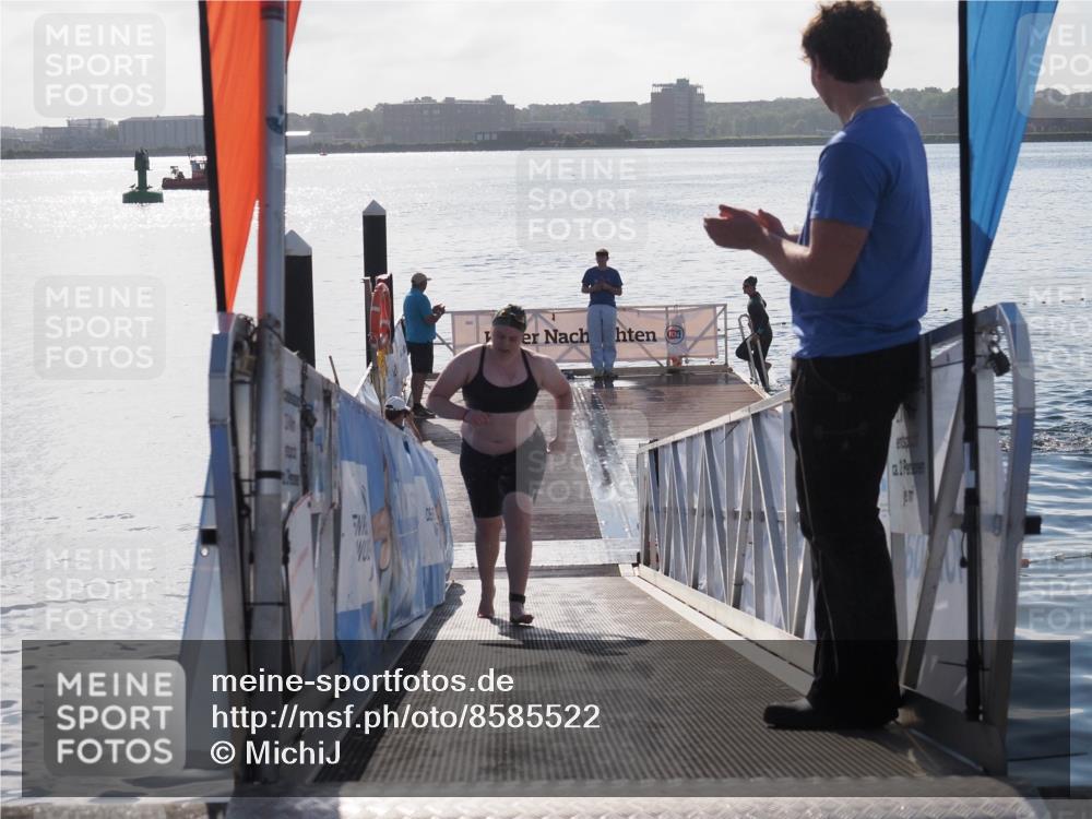 17.08.2025 - KN Förde Triathlon 2025 MichiJ http://msf.ph/oto/8585522 17.08.2025 09:25:02 Schwimmen 251, 248, 251 meine-sportfotos.de