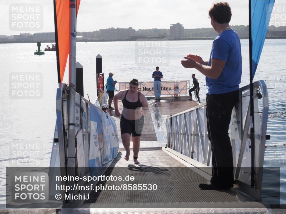17.08.2025 - KN Förde Triathlon 2025 MichiJ http://msf.ph/oto/8585530 17.08.2025 09:25:03 Schwimmen 251, 199, 248, 251 meine-sportfotos.de