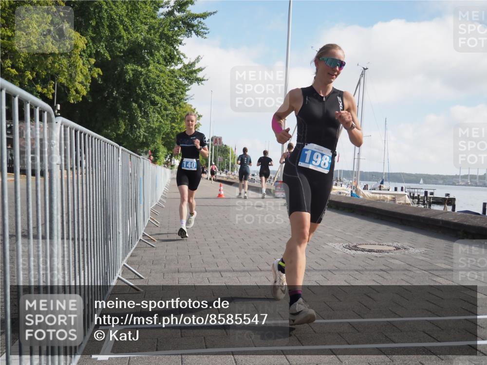 17.08.2025 - KN Förde Triathlon 2025 KatJ http://msf.ph/oto/8585547 17.08.2025 10:11:15 Laufen 101, 140, 179, 198 meine-sportfotos.de