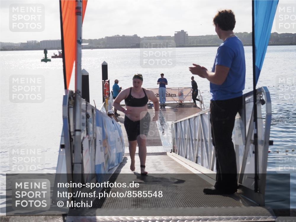 17.08.2025 - KN Förde Triathlon 2025 MichiJ http://msf.ph/oto/8585548 17.08.2025 09:25:03 Schwimmen 251, 199, 248, 251 meine-sportfotos.de