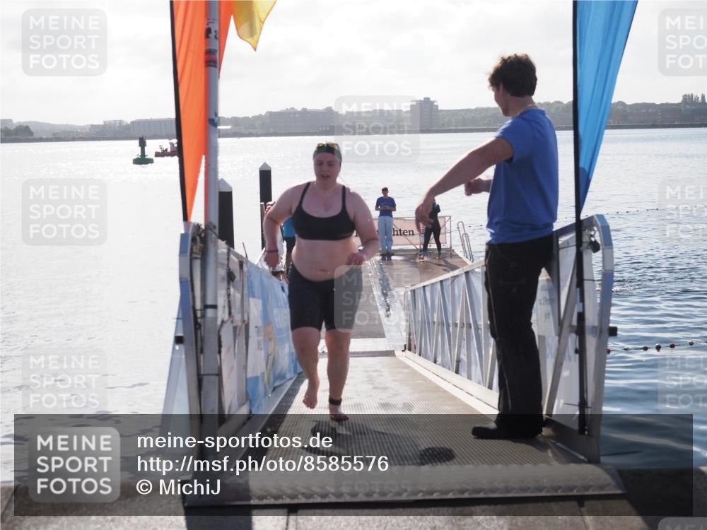 17.08.2025 - KN Förde Triathlon 2025 MichiJ http://msf.ph/oto/8585576 17.08.2025 09:25:04 Schwimmen 251, 199, 248, 251 meine-sportfotos.de