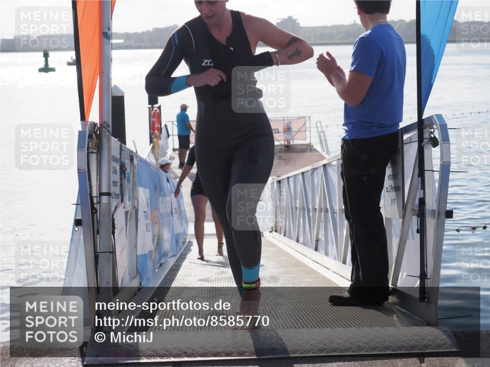 17.08.2025 - KN Förde Triathlon 2025 MichiJ http://msf.ph/oto/8585770 17.08.2025 09:25:20 Schwimmen 199, 248, 199 meine-sportfotos.de