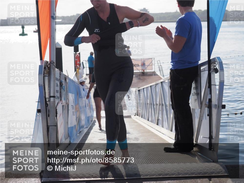 17.08.2025 - KN Förde Triathlon 2025 MichiJ http://msf.ph/oto/8585773 17.08.2025 09:25:20 Schwimmen 199, 248, 199 meine-sportfotos.de