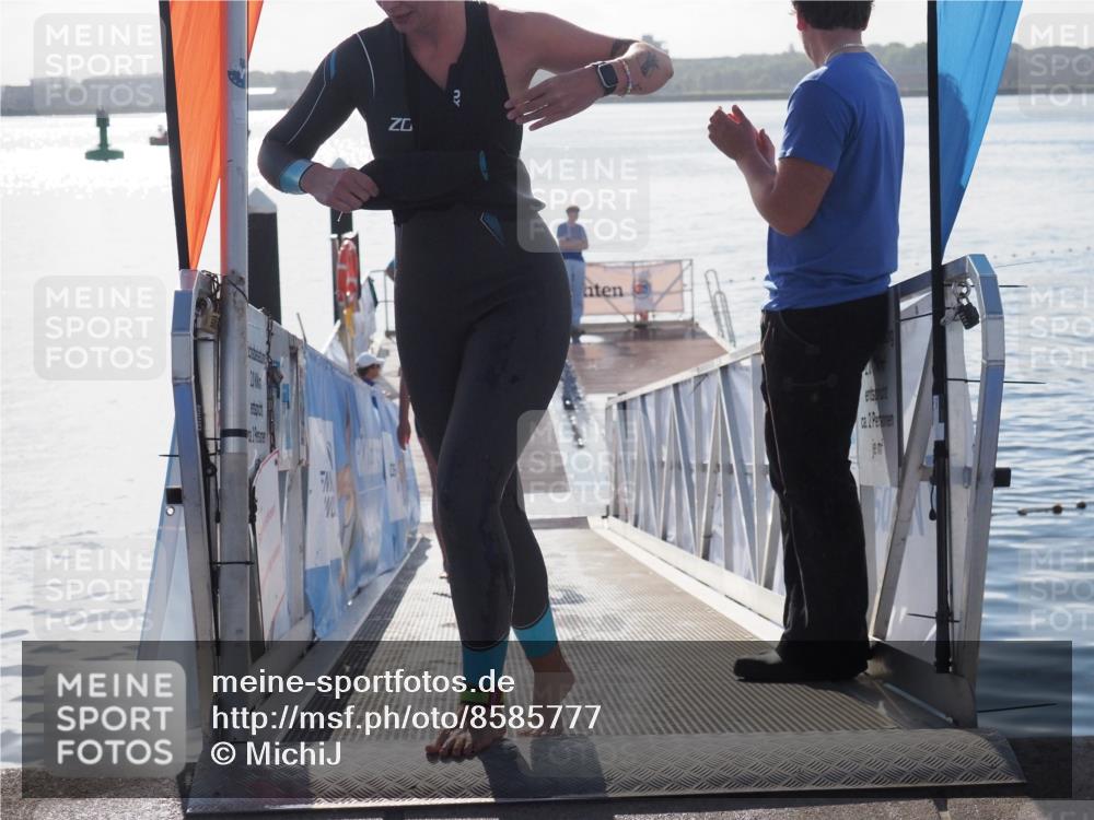 17.08.2025 - KN Förde Triathlon 2025 MichiJ http://msf.ph/oto/8585777 17.08.2025 09:25:21 Schwimmen 199, 248, 199 meine-sportfotos.de