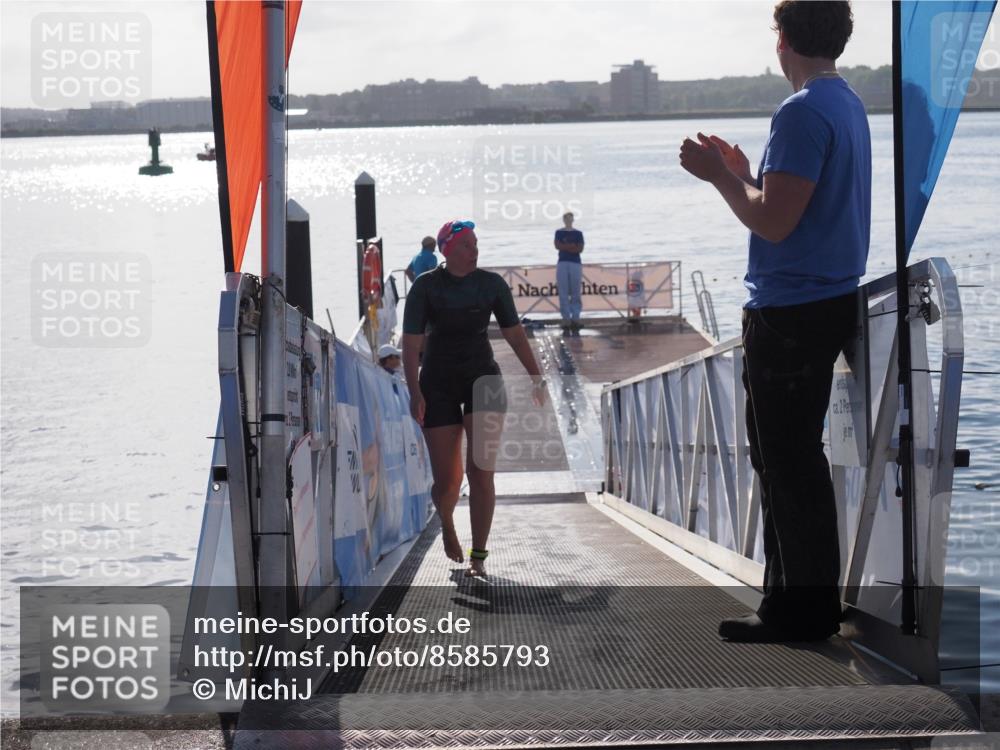 17.08.2025 - KN Förde Triathlon 2025 MichiJ http://msf.ph/oto/8585793 17.08.2025 09:25:22 Schwimmen 199, 248 meine-sportfotos.de