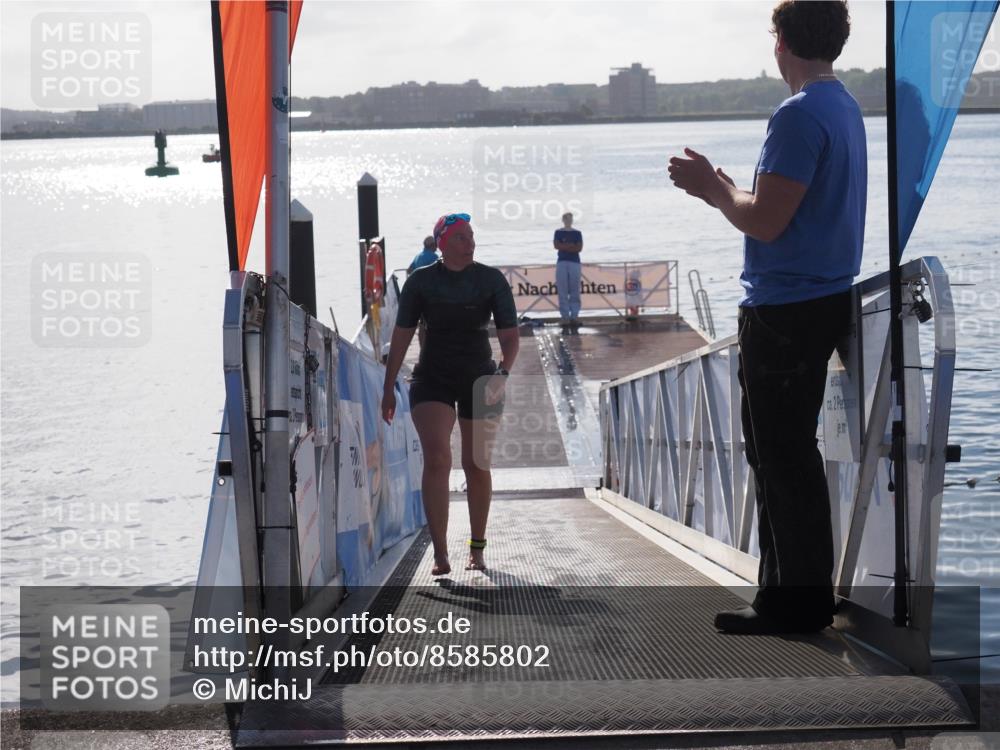 17.08.2025 - KN Förde Triathlon 2025 MichiJ http://msf.ph/oto/8585802 17.08.2025 09:25:22 Schwimmen 199, 248 meine-sportfotos.de